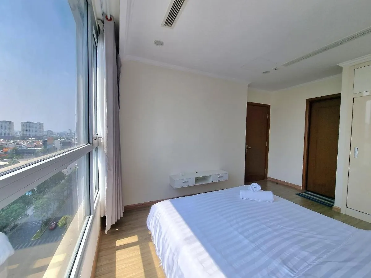 Apartment Cao House Saigon - Vinhomes Central Park Ho Chi Minh City