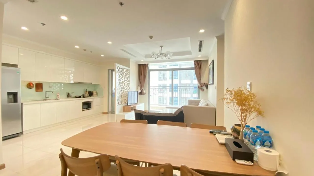 Apartment Cao House Saigon - Vinhomes Central Park Ho Chi Minh City