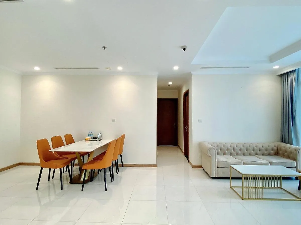 Apartment Cao House Saigon - Vinhomes Central Park Ho Chi Minh City