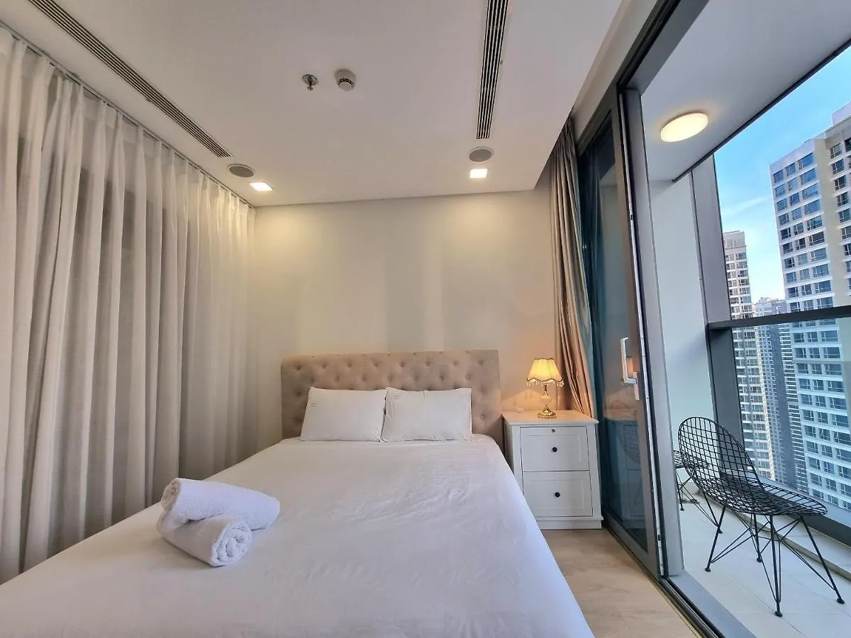 Apartment Cao House Saigon - Vinhomes Central Park Ho Chi Minh City