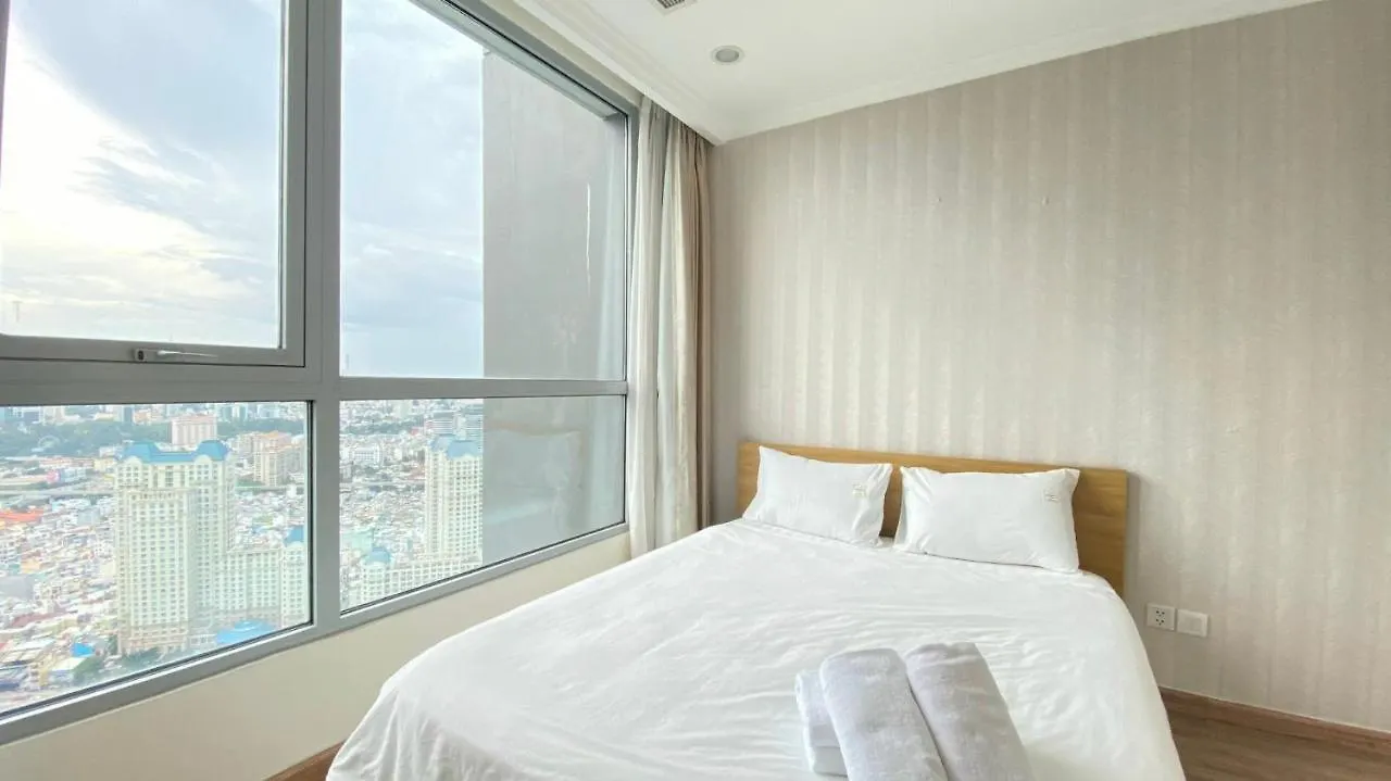 Cao House Saigon - Vinhomes Central Park Ho Chi Minh City Apartment