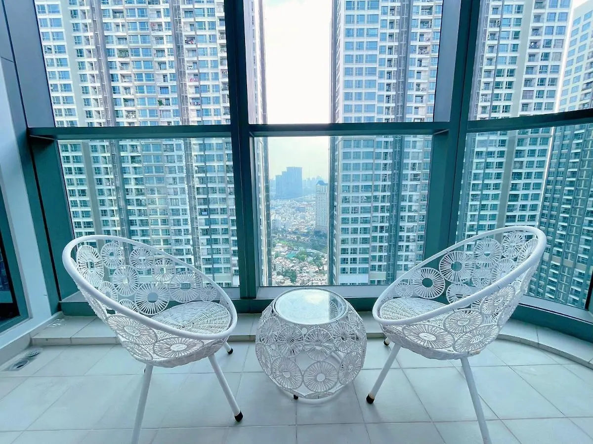 Apartment Cao House Saigon - Vinhomes Central Park Ho Chi Minh City